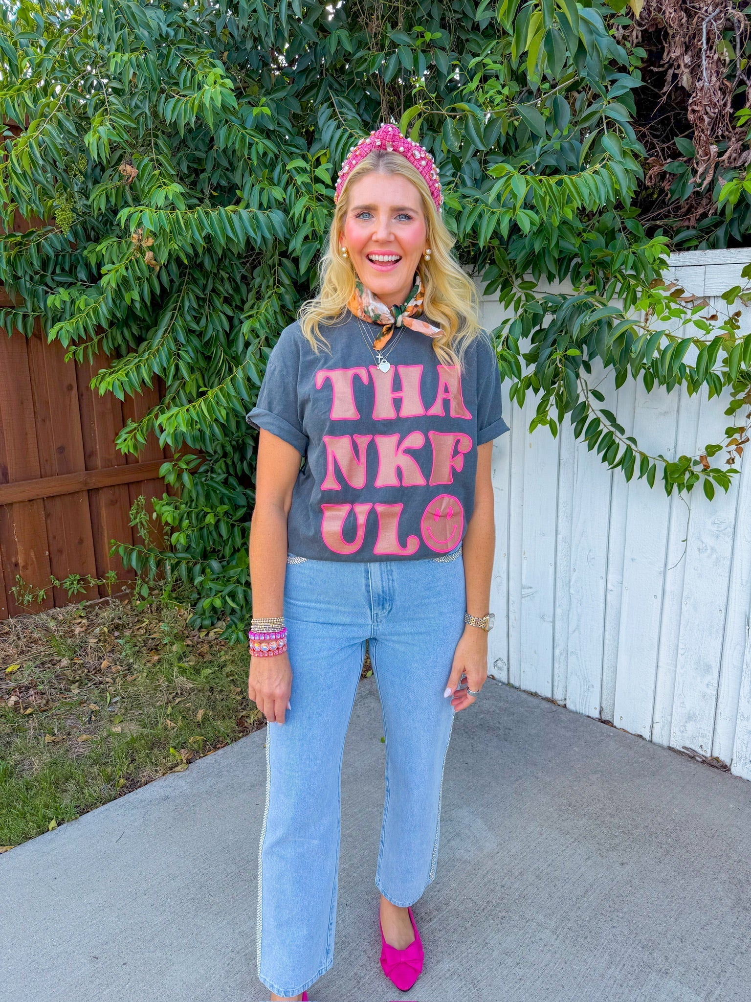 Thankful Smiley Tee - Pepper