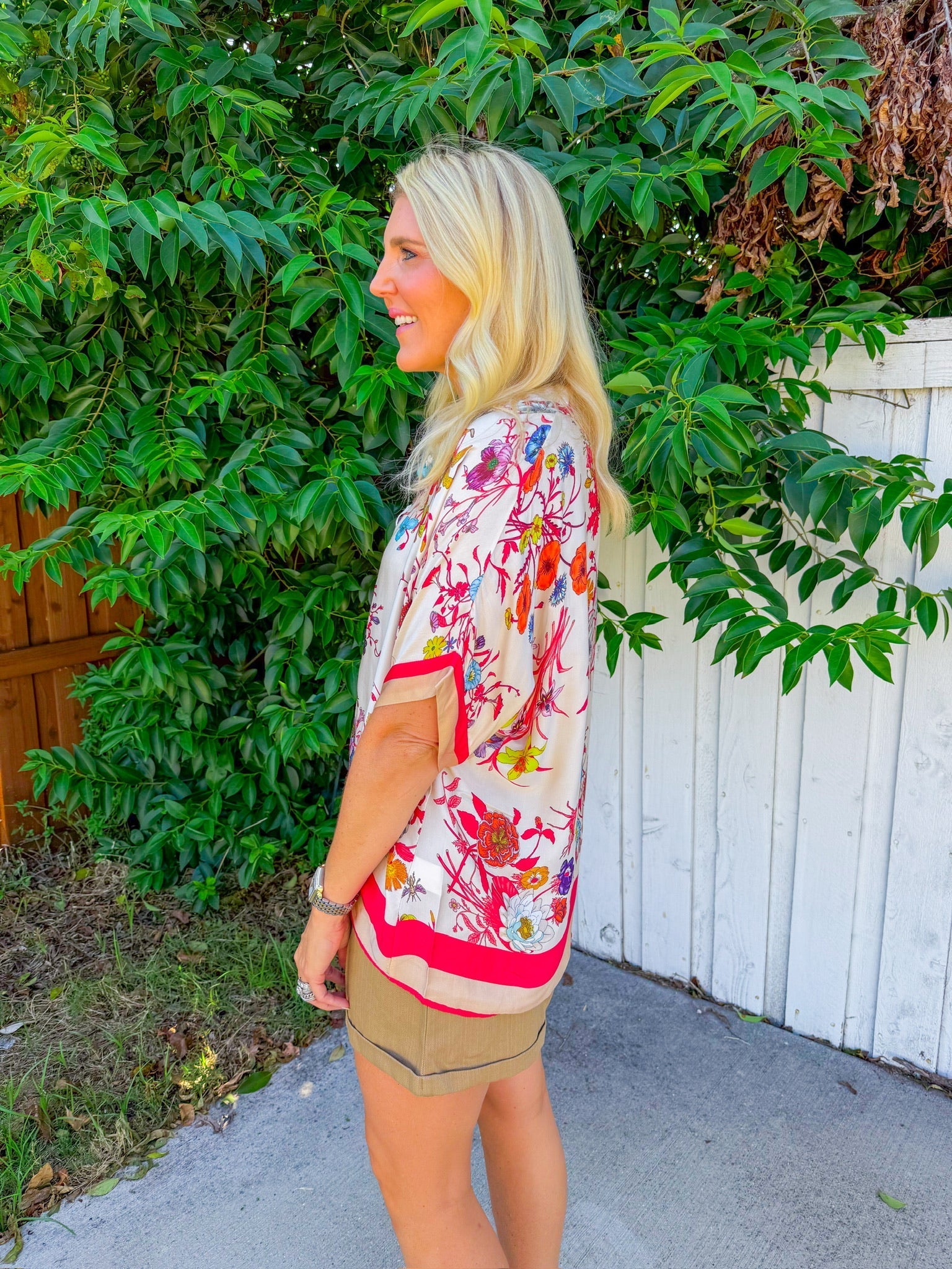 Artistry Angle Top - Cream/Red