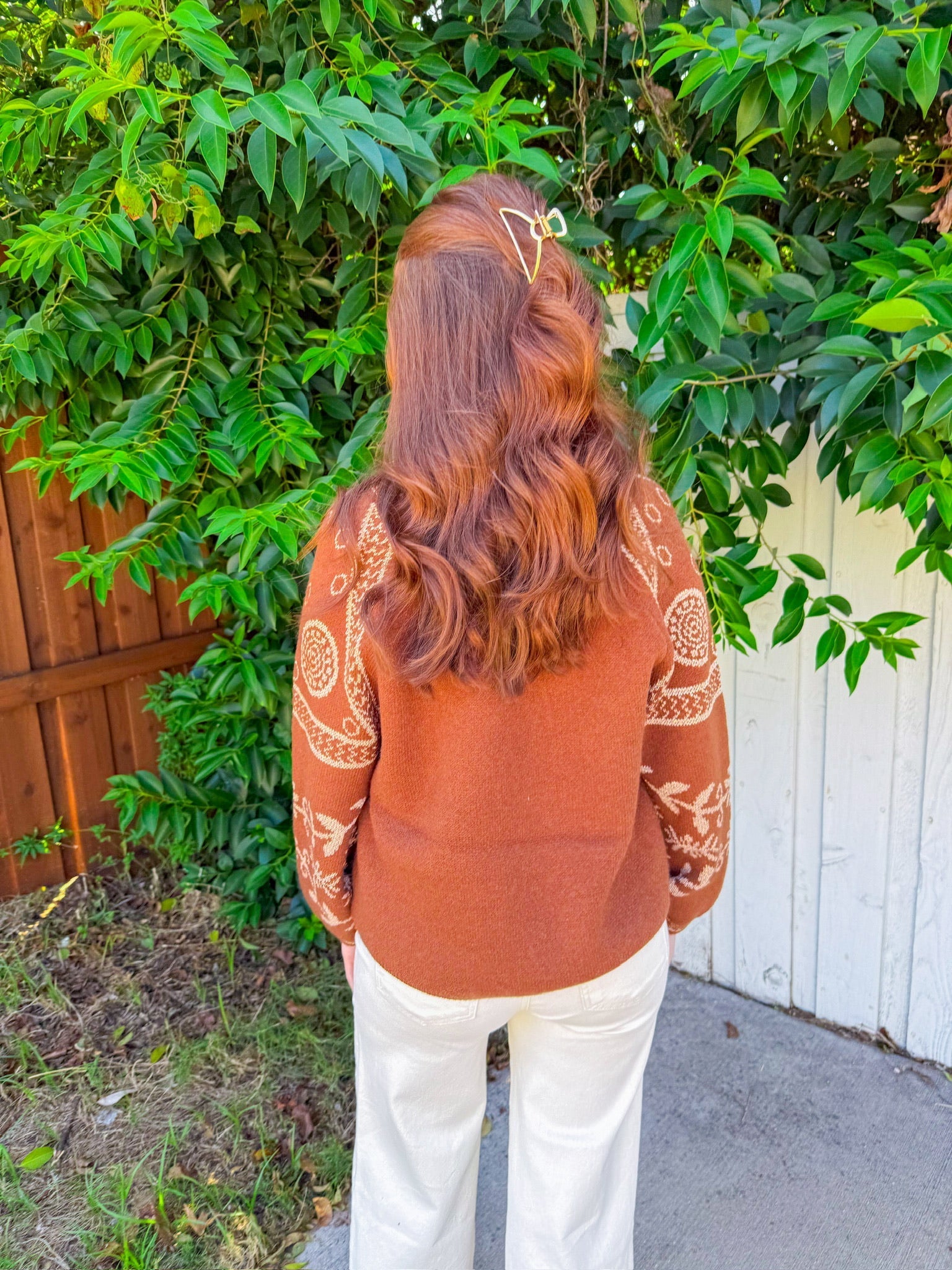 In The Mountains Sweater - Brown